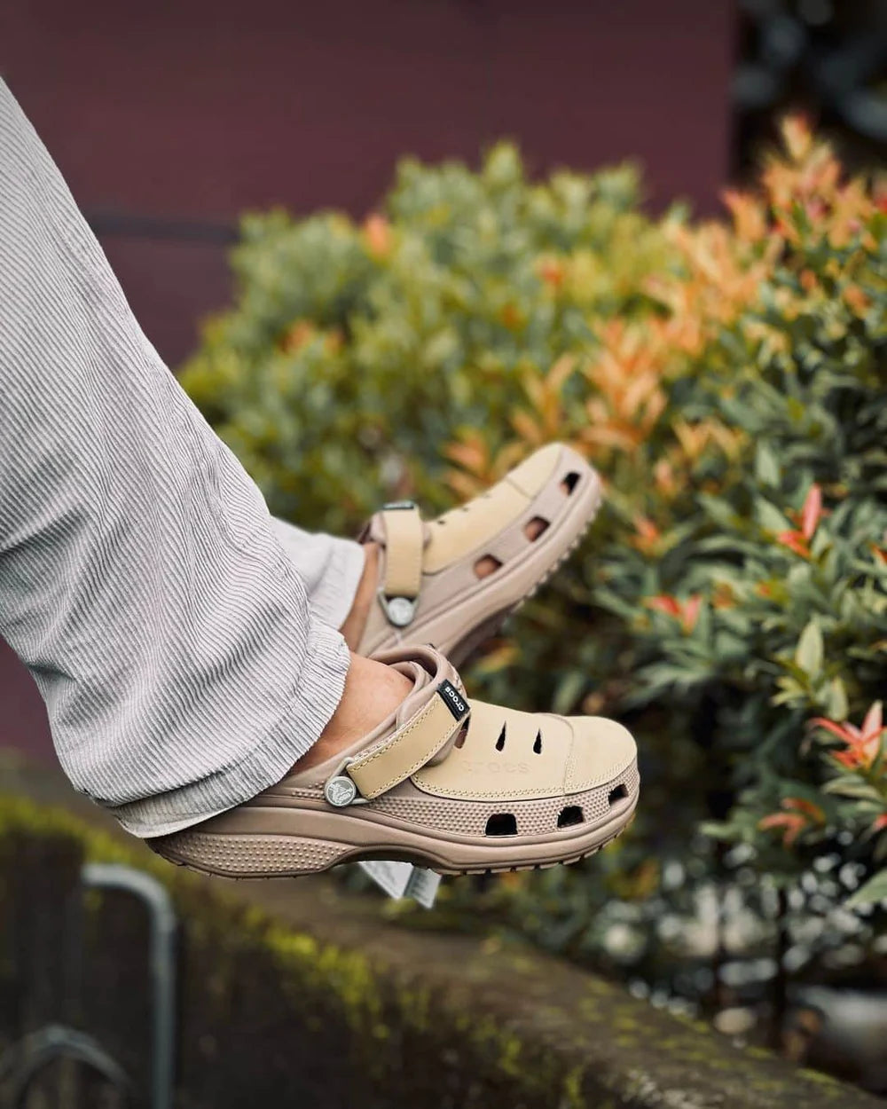 Crocs Yukon Vista Light Beige Clogs