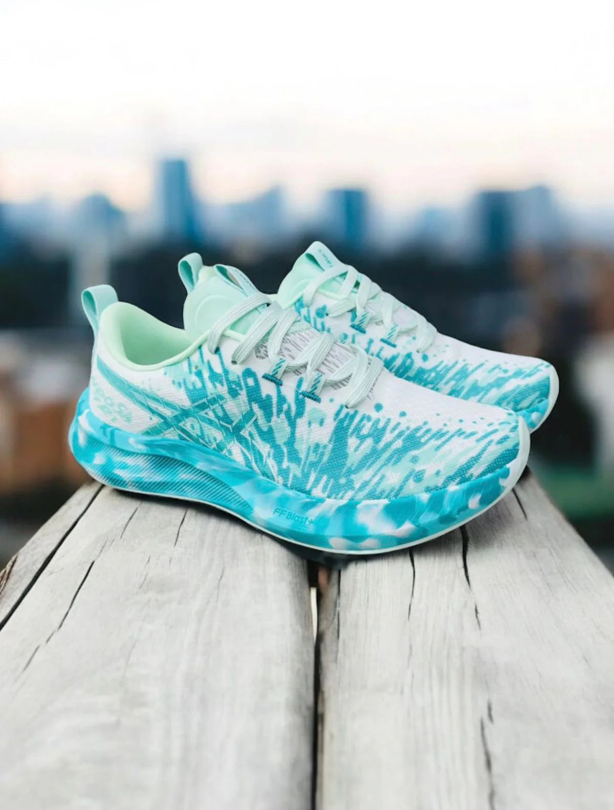 Asics Noosa Tri 16 Sea Running Shoes
