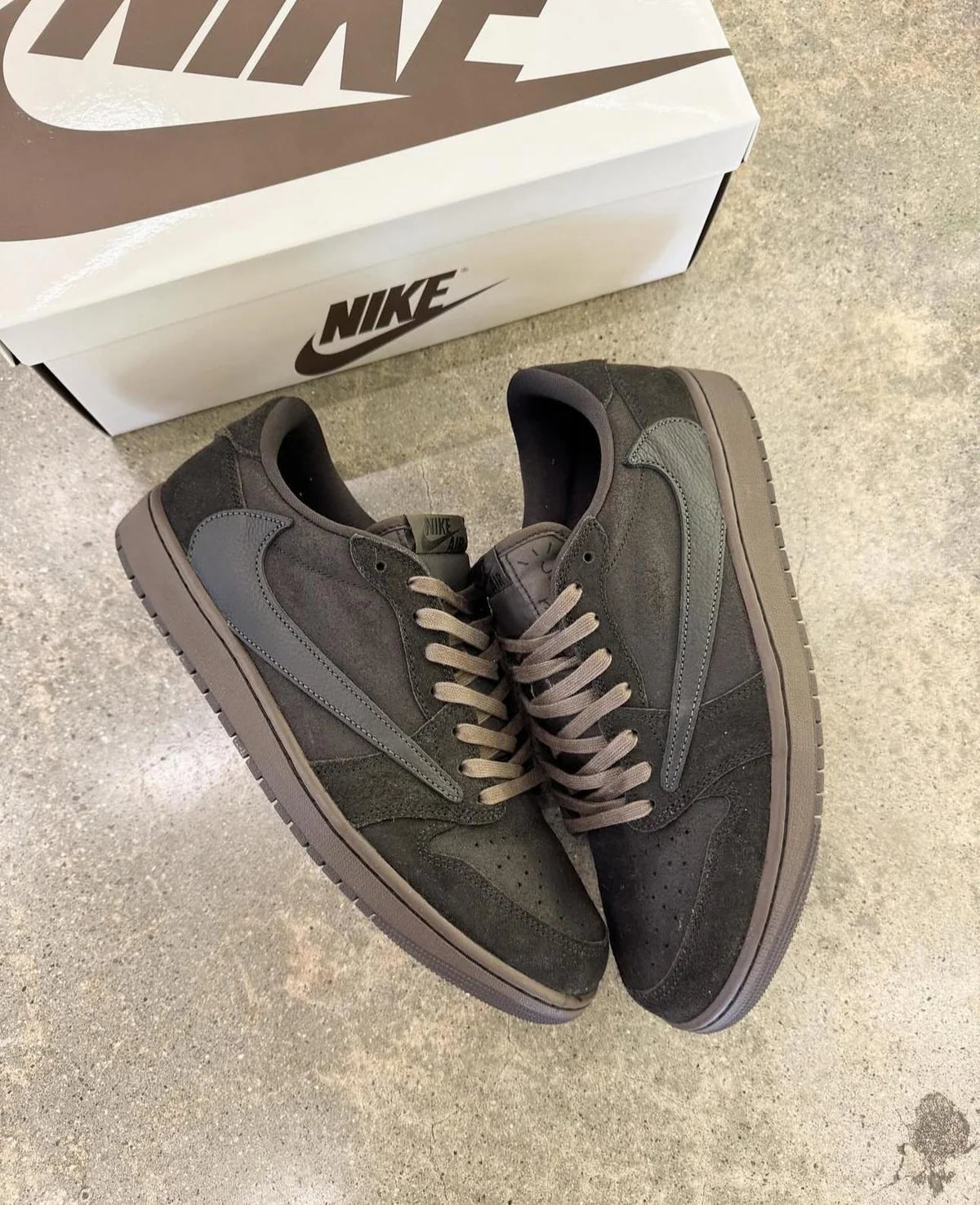 Nike Air 1 Travis Scott Velvet Brown Sneakers