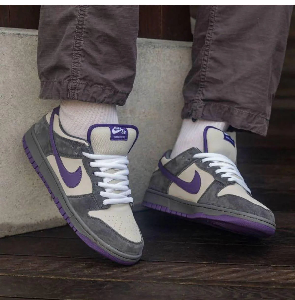 Nike SB Dunk Purple Pigeon Sneakers