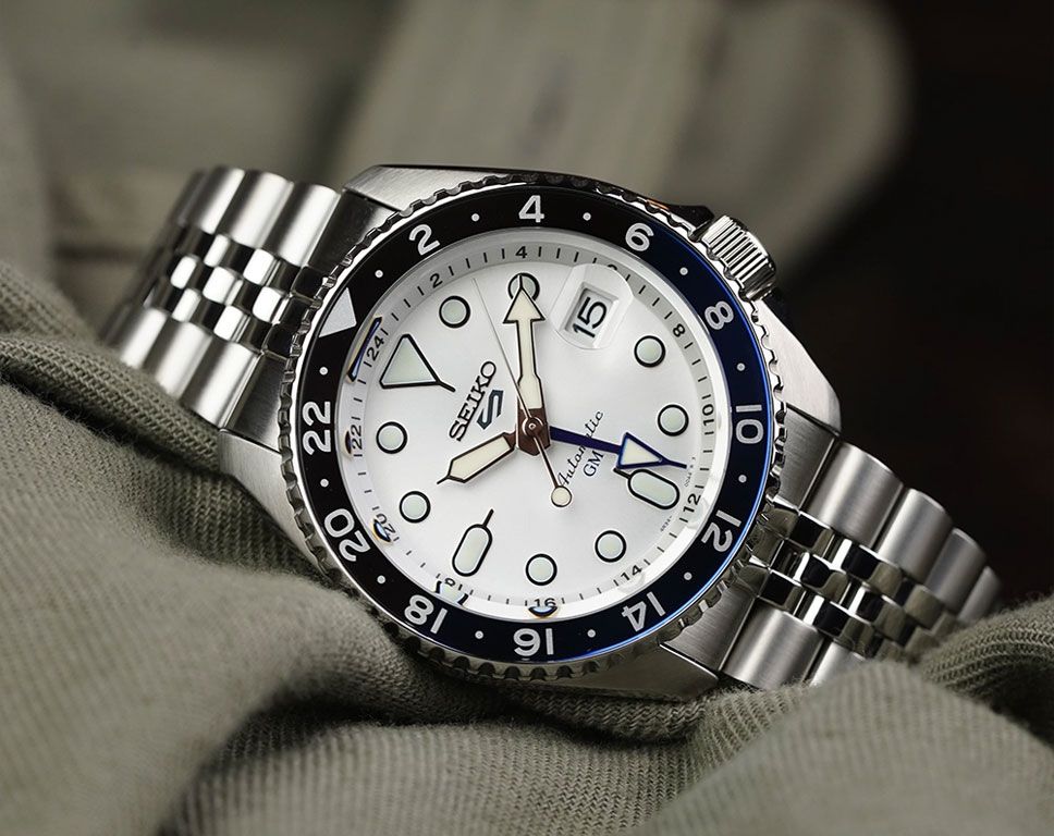 Seiko 5 Sports SKX GMT Sky Blue, Silver Cloud