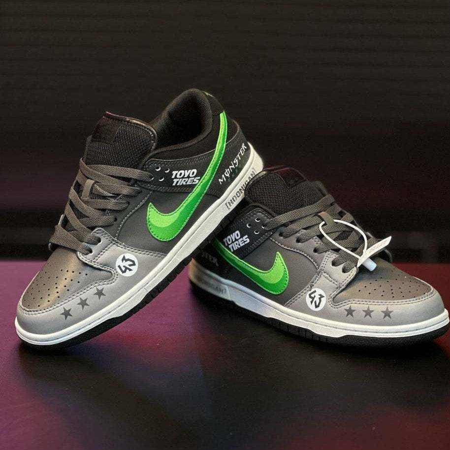 Nike SB Dunk Low Monster