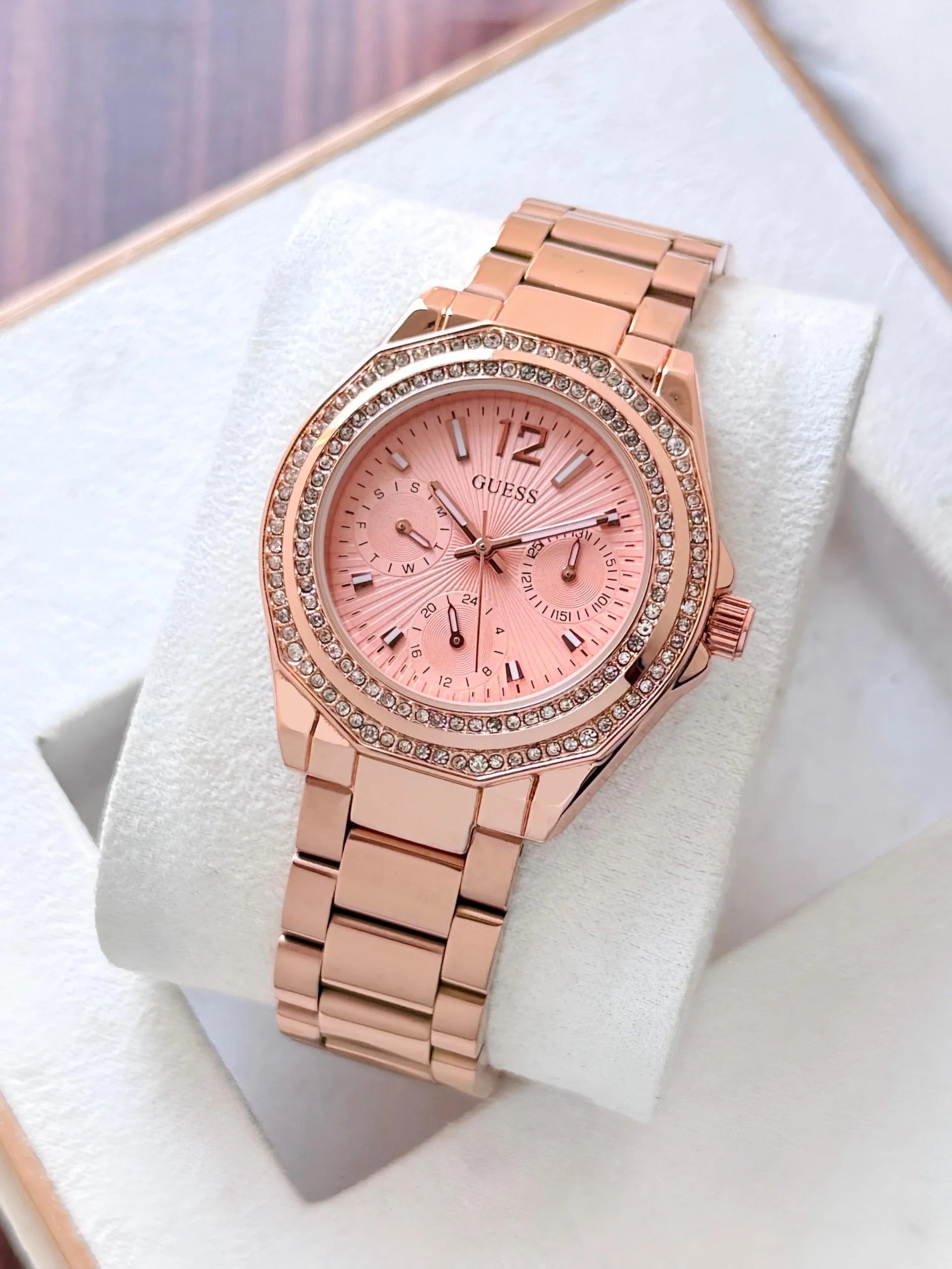 Guess GW0685L3 – Rose Gold Chronograph