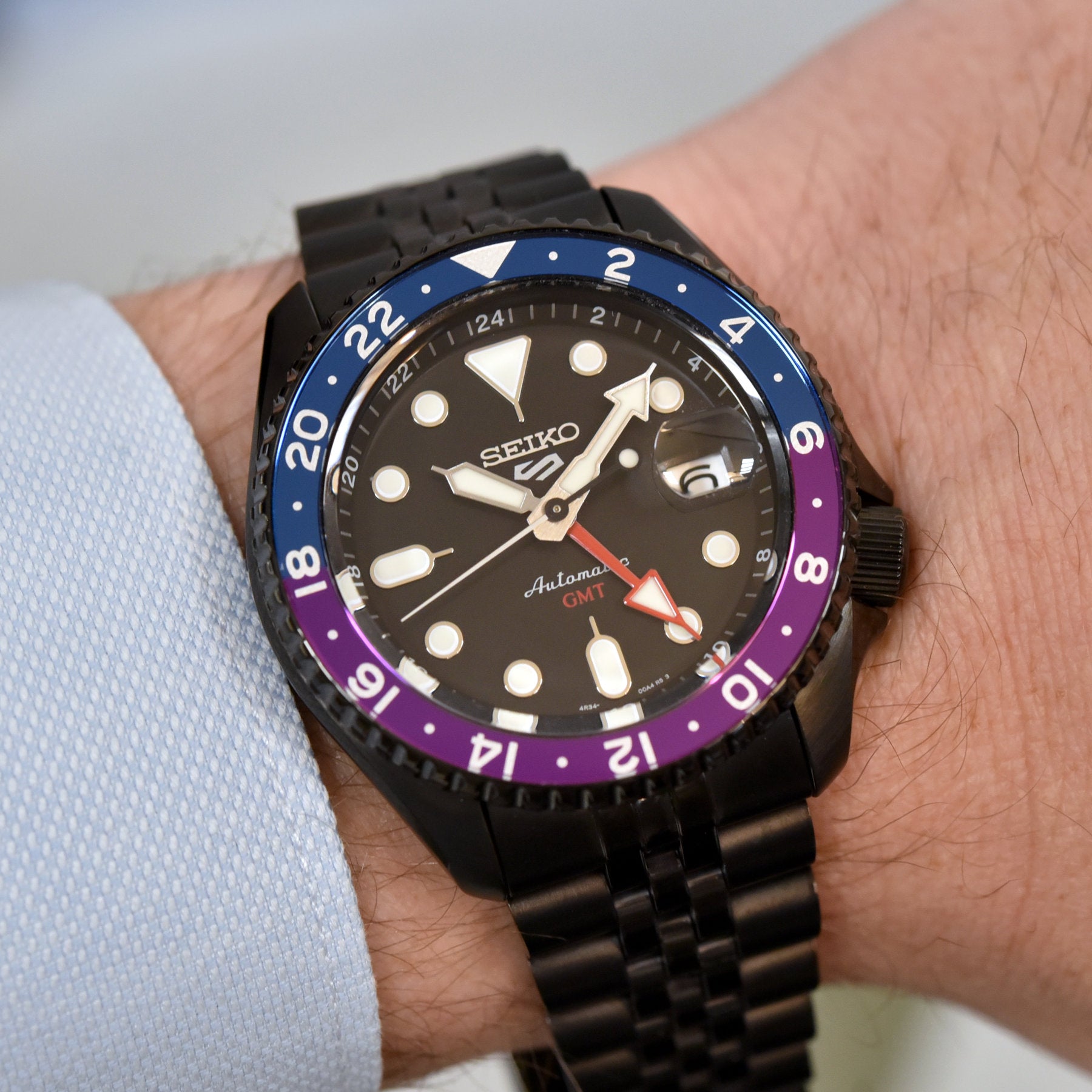 Seiko 5 Sports SKX GMT Sky Black, Silver Cloud