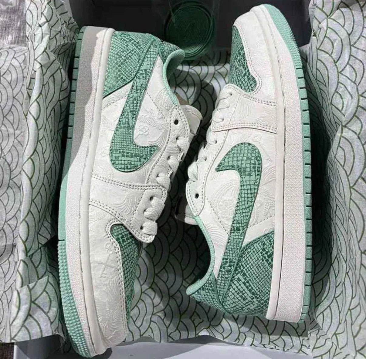 Air Jordans Retro 1 Snake – Showroom Quality Sneakers