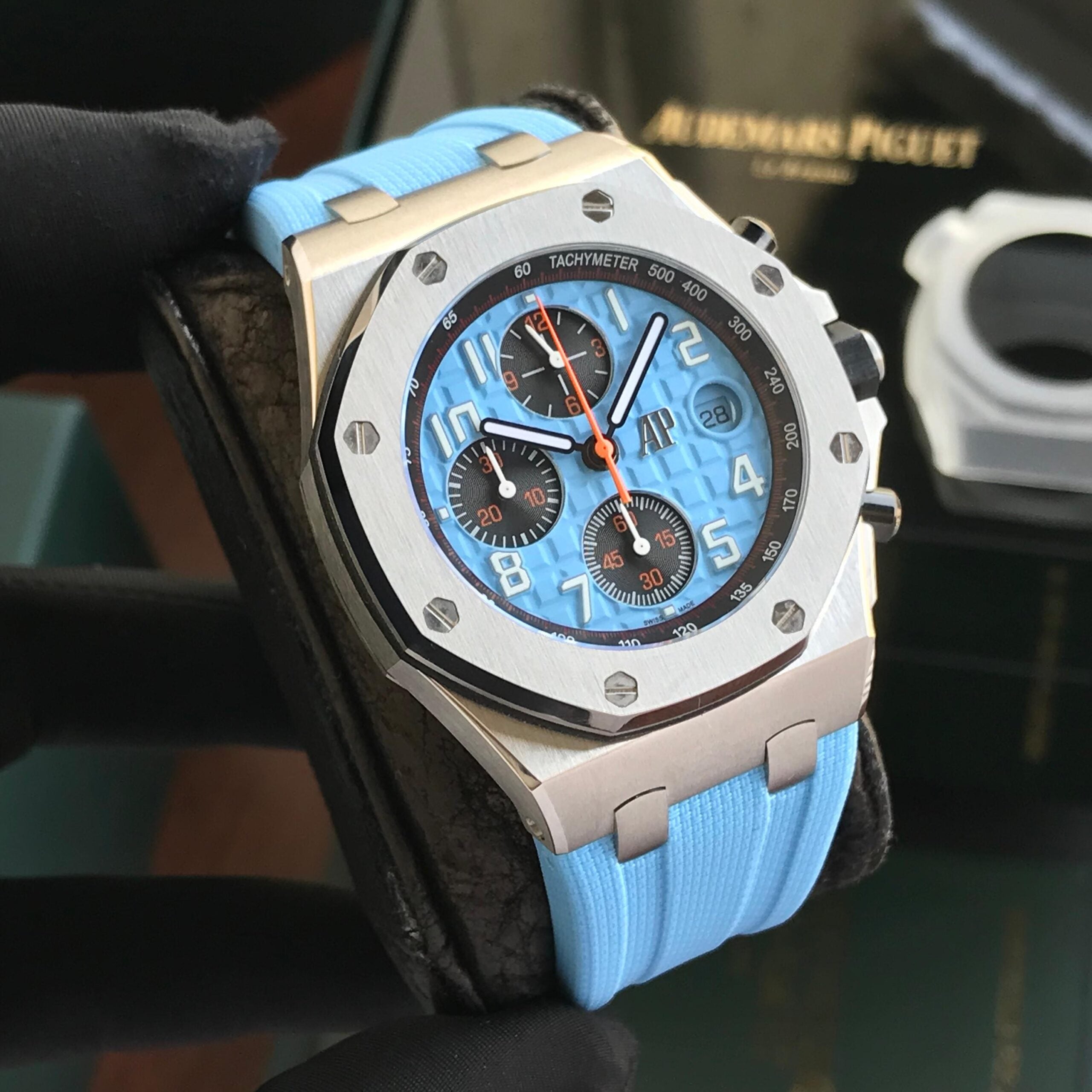 Audemars Piguet Royal Oak Offshore Complete Mint 42mm Swiss ETA