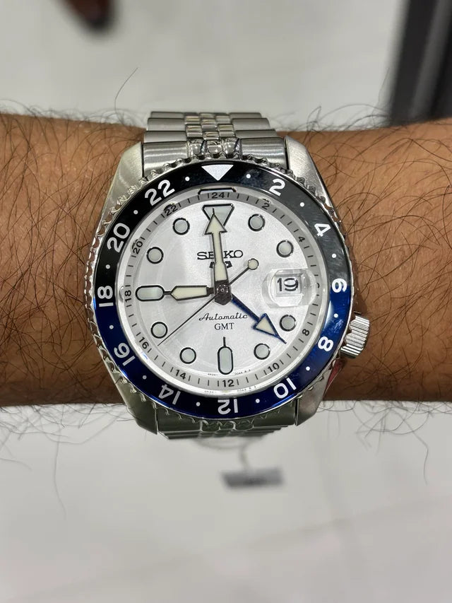 Seiko 5 Sports SKX GMT Sky Blue, Silver Cloud